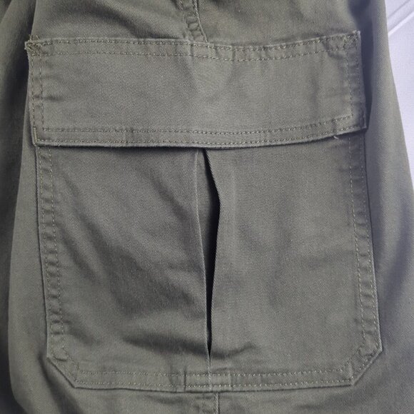 Signature Gold Levi Strauss Olive Green Cargo Shorts Mens 46 Hits At The Knee - Picture 11 of 16